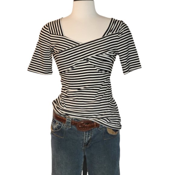 Elle, size L, front wrapped, mid-length sleeve, knit top blk/wht stripe. NWOT. - Picture 2 of 12
